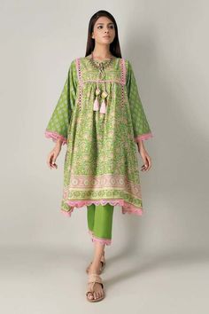 Lawn Froks Style 2021, Maternity Frocks Pakistani, Lawn Stitching Ideas, Pakistani Kamiz Design, Pregnancy Frocks Pakistan, Kamiz Design, Simple Suits, Pregnancy Dresses