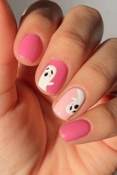 21  Colorful Halloween Nail Designs That Are Spooktacularly Chic Ghost Nails, Pastel Pink Nails, Neon Green Nails, Colorful Halloween, Duo Costumes, Nails Halloween, Festive Look, Halloween Nail Designs, Halloween Nail