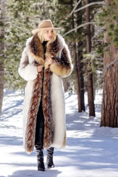 Alps Christmas, Buckskin Clothing, Fur Trimmed Cape, Noble Woman, Fancy Date, Apres Ski Style, Arctic Wolf, Full Length Coat, Faux Fur Throw Blanket