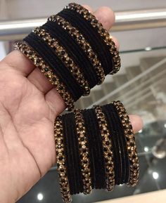 Black Bangles, Bridal Jewelry Sets Brides, Black Bangle, Indian Bridal Jewelry Sets, Pretty Jewelry Necklaces, Bridal Jewellery Design, Jewellery Wedding