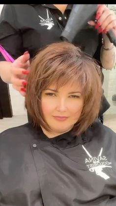 Haircuts For Small Foreheads, Layered Haircuts For Medium Hair, Bob Haircut For Fine Hair, Bob Hairstyles For Thick, Chin Length Hair, Short Layered Haircuts, Bob Hairstyles For Fine Hair, Haircuts For Medium Hair, Haircuts For Fine Hair