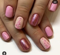 Cute Holiday Nails Short, Pink Nails Christmas Short, Pink Xmas Nails Short, Red And Pink Nails Christmas, Pink Christmas Nail Designs Short, Christmas Nails Biab Short, Pink Holiday Nail Designs, Christmas Nails Shellac Short, Pink Holiday Nails Short