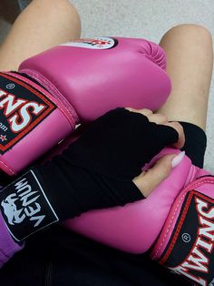 MMA, sport, pink, girl Pink Boxing Gloves, Mma Girls, Mma Women, Women Boxing