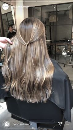 Dark Blonde Dimensional Hair, Dark Blonde Medium Length Hair, Blonde Healthy Hair, Blonde Dimensional Hair, Dark Blonde Highlights, Medium Length Blonde Hair, Best Hair Dye, Dark Blonde Hair Color, Bronde Hair