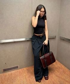 Corporate Siren, Corporate Baddie, Style Wide Leg Pants, Work Fits, Stylish Work Attire, Elegant Aesthetic, Office Siren