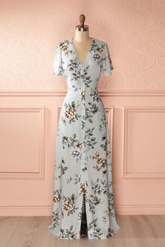 Baby Blue Floral Dress, Maxi Dress Ideas Casual, Simple Floral Dress, Printed Dresses Fashion, Boutique 1861, Fashion Attire, Classy Dress