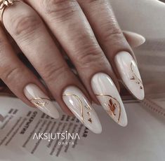 Nail Art Noel, Pretty Nail Art Designs, White Nail Designs, Almond Acrylic Nails, Elegant Nails, Luxury Nails, Classy Nails, Makati