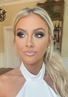 Smokey Eye Wedding Makeup Blonde, Eye Makeup Ideas For Blondes, Blonde Smokey Eye Make Up, Makeup Looks 2023 Blue Eyes, Prom Makeup Blonde Hair Blue Eyes, Glam Make Up Blue Eyes, Blonde Make Up Looks, Eye Makeup Ideas Silver, Make Up Looks Blonde Hair Blue Eyes