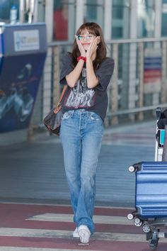 Airport Fashion Kpop, Korean Airport Fashion, Korean Girl Fashion, Tomboy Fashion, Kpop Fashion Outfits, Airport Style, Korean Street Fashion, Blackpink Fashion, Lalisa Manoban