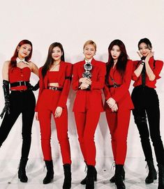 Aesthetic Mafia, Itzy Ot5, Yuna Yeji, Ryujin Yuna, Backless Homecoming Dresses, Morning Suits, Cute Skirt Outfits, Concert Fits