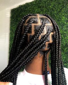 Braids For Black Women With Weave, Large Box Braids Styles With Color, Extreme Vilonce Mod, Knowles’s Box Braids, Braider Aesthetic, Med Knotless Braids, Large Knotless Braids Hairstyles, Large Box Braids, Knotless Box Braids