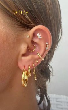 Earing Piercing Aesthetic, Designed Ear Piercings, Piercing Gold Ear, Earring Curation Gold, Conch Daith Piercing, Stacking Piercings, Fourth Ear Piercing, Piercings Ear Gold