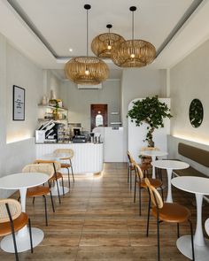 222 Kaffe is a Korean-inspired coffee shop that blends clean white walls with warm wooden flooring to create a calm and inviting space. I photographed it to reflect its cozy, minimalist charm highlighting the textures, natural tones, and relaxed atmosphere that make it such a comforting spot. Coffee Shop Minimalis, Design Interior Coffee Shop, Small Cafe Interiors, Minimalist Coffee Shop Interior, Coffee Shop Simple, Simple Coffee House Design, Cafe Ideas Design Small Spaces, Korean Style Cafe, Small Space Cafe Ideas