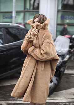 Teddy Coat (I pin this while praising the lord for AC...I still want this SO MUCH though.) Net Fashion, Gorgeous Outfits, Street Style Winter, Teddy Coat, Fall Coat, Look At You, Looks Style, Winter Looks