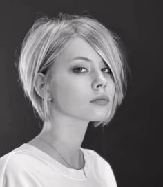 Color Undertones, Hair Styling Ideas, Kort Bob, Bob Cuts, Chin Length Hair, Lob Hairstyle, Bob Hairstyles For Fine Hair, Short Choppy Hair