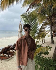 Men Linen Outfit Summer, Summer Outfits Men Beach, Vacation Outfits Men, Beach Outfit Men, Spiritual Fashion, Instagram Men, Men Photoshoot, Beach Photography Poses