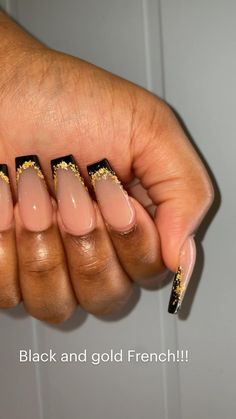 Graduation Nails Gold, Acrylic Nails Graduation, Graduation Nails Ideas, Nails Gold Glitter, Green Homecoming Nails, Black Prom Nails, Nails Graduation, Homecoming Nails Green, Homecoming Nails Acrylic Coffin