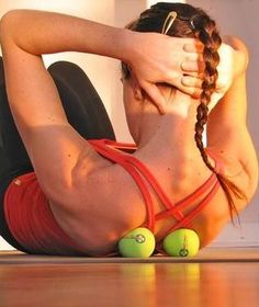 Yoga Tune Up Therapy Balls: Relieve stress, unwind knots, and loosen locked muscles through targeted self-massage therapy Shoulder Exercise, Therapy Ball, Sup Yoga, Bad Posture, Self Massage, Back Pain Exercises, Spa Room, Yoga Photography