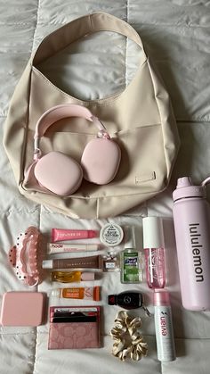 #whatsinmybag #beautyblog #handbags #beautyessentials #coquette #pink Coquette Pink, In My Bag, Purse Organization, My Bag, Beauty Essentials, Beauty Blog, Purse, Handbags