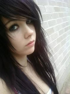 Long Black Scene Hair, 2000s Scene Hairstyles, Emo Hair Styles Long, Grunge Sleaze Aesthetic, Cute Emo Haircuts, Emo Hair Inspiration, How To Style Scene Hair, Emo Haircuts For Women, Emo Scene Hair Long