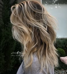 50 Gorgeous Medium-Length Shag Haircuts for All Hair Types Balayage Shag, Layered Thick Hair, Medium Shag, Free Haircut, Balayage Blond, Long Shag Haircut