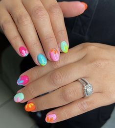 Pastel Funky Nails, Cool Gel Nail Designs, Cute Funky Nails Almond, Colorful Spring Nails, Short Fun Nails, Pastel Groovy Nails, Rainbow Manicure Short Nails, Groovy Gel Nails, Funky Summer Nails 2024