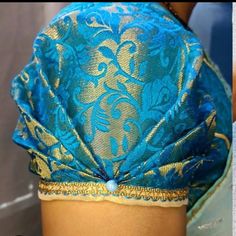 Blauj Disain, Blauj Dizain New Back, Thakorji Vagha, Blauj Dizain New, Gold Blouse Designs, Latest Blouse Neck Designs, Sleeveless Blouse Designs, Blue Blouse Designs