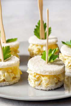 Egg Salad Tea Sandwiches, Party Sandwiches Recipes, Mini Blt, Recept Sandwiches, Egg Mayo Sandwich, Tea Party Sandwiches Recipes, Small Sandwiches, Yea Party, Classic Egg Salad Sandwich