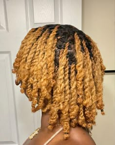 Dreads Short Hair, Loc Hairstyles, Beautiful Locs, Beautiful Dreadlocks, Short Locs Hairstyles, Dreadlock Styles, Dyed Hair Inspiration, Cute Box Braids Hairstyles, Dyed Natural Hair