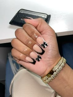 Black N White Nails Designs, Black And White Nails With Charms, Black French With Bow, Black N White Nails, Bow Tie Nails Design, Bow Acrylic Nails, Black French Tip With Bow, Black Nails With Bow, Black And White Bow Nails