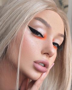 Orange Lemonade, Usa Makeup, Orange Eye Makeup, Tinted Brow Gel, Eye Makeup Looks, Simple Eye, Sunday Style