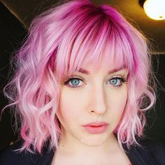 Pink Short Hair, Short Hair Round Face, Hair For Round Face Shape, Hair Round Face, Latest Short Hairstyles, Hair Color Pink, Short Hair Styles For Round Faces, Short Hair Color, Pastel Hair