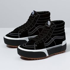 Black Platform Vans, Platform Vans, Vans Suede, Vans Store, Womenswear Fashion, Vans High Top Sneaker, Black Platform, New Sneakers, Classic Shoes