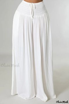 Olivia Mark - High-Waisted Wide-Leg Pants in Solid White with Sophisticated Fold Detailing and Patchwork for Women Solid Color Pants, Casual Wide Leg Pants, Modest Fashion Outfits, White Casual, Modest Dresses, Olivia Mark, Skirt Outfits, Look Fashion, Skirt Fashion