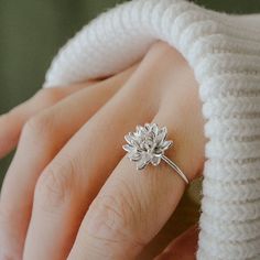 Lotus Flower Jewelry, Lotus Flower Ring, Lotus Ring, Silver Flower Ring, Modern Gold Jewelry, Lotus Jewelry, Neck Jewellery