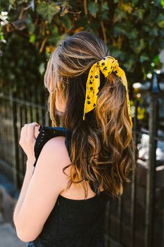 Next Day Hair, Head Scarf Tutorial, Wear A Silk Scarf, Mom Edit, Second Day Hairstyles, Silk Scarf Hair, Easy Bun Hairstyles