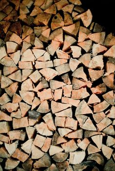 chopped firewood is shown in this image