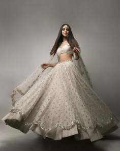 Summer Rain Lehenga Set Prevasu - Fabilicious Fashion White Ivory Lehenga, Double Layer Skirt Indian, Gold And Silver Lehenga, Manish Malothra Lehenga, Lehenga For Indian Wedding, Ivory Colour Lehenga, Two Layer Lehenga, Ivory Lehnga Designs, Neutral Lengha