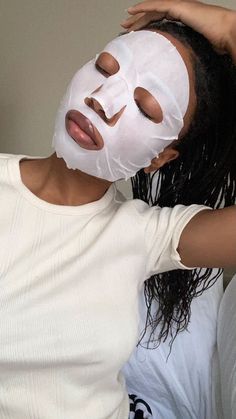 Pidgin English, Korean Glass Skin, Face Mask Aesthetic, Korean Beauty Secrets, Mask Aesthetic, Skincare Secrets, Tips Skincare, Conscious Living