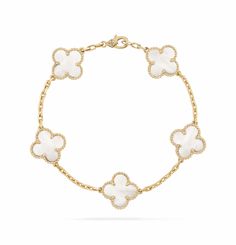 Van Cleef And Arpels Jewelry, Van Cleef & Arpels, Preppy Jewelry, Bracelet Rose Gold, Van Cleef And Arpels, Luxury Bracelet, Leaf Bracelet, Jewelry Accessories Ideas, Lucky Clover