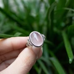 Stone Ring Design, Moonstone Ring Sterling Silver, Silver Ring Designs, Silver Rings With Stones, Rose Quartz Ring, Jewelry Design Earrings, Rose Quartz Gemstone, Rings Fashion