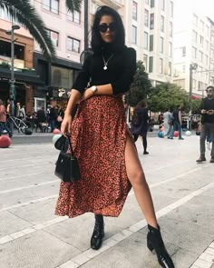 Fotografi Fesyen, Rok Midi, Millennials Fashion, Simple Fall Outfits, Skirt Midi, Summer Fashion Outfits, Fall Fashion Trends, Casual Fall Outfits