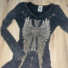 Emo Shirt Designs, Affliction Clothing, Affliction Shirt, Whimsical Goth, 2000s Outfits, My Clothing Style, Affliction Style, Thrift Inspo, Trashy Y2k