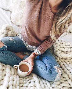 I N S T A G R A M @EmilyMohsie Austin Style, Fall Winter Style, A Cup Of Coffee, Casual Fall Outfits, Stitch Fix Style, Fall Winter Fashion, Looks Style, Fall Style, Fall Winter Outfits