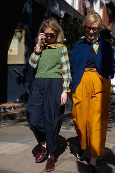 Cafe Culture — Graham St. Fashion blog homepage Graham St Fashion, Street Style Fall 2024, Gentlewoman Style, Cafe Culture, Look Formal, Daily Fashion Inspiration, Older Women Fashion