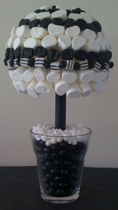 Fiestas Black And White, Black And White Decorations Party, Black And White Themed Party, Black And White Party Ideas, Black And White Food, White Party Theme, White Party Decorations