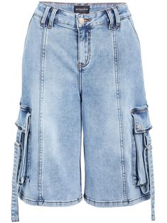 blue cotton denim belt loops concealed fly and button fastening two side slash pockets two side cargo pockets two rear flap pockets below-knee length straight hem Denim Cargo Shorts, Cargo Shorts Women, Denim Cargo, Denim Belt, Knee Length Shorts, Shorts Women, Exclusive Fashion, Ski Wear, Jacket Tops