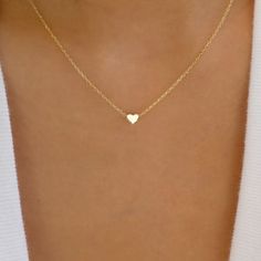 Mini Eva Heart Necklace – Love Stylize Clover Ring, Lion Necklace, Gold Lion, Necklace Love, Clover Necklace, Butterfly Ring, Class Ideas, Pearl Choker, Flower Ring