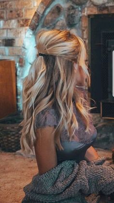 Balayage Blonde, Ombré Hair, Bathroom Decorating, Trendy Hair Color, Long Blonde, Summer Hair Color, Half Up Hair, Long Blonde Hair, Nails Short