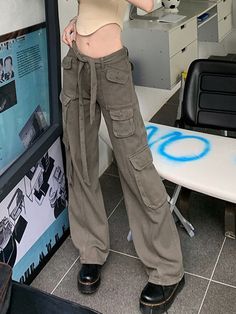 Y2k High Rise Baggy Pants, Y2k Baggy Full-length Bottoms, 90s Style Baggy High Waist Pants, 90s Baggy High Waist Pants, 90s High Waist Baggy Pants, Y2k Baggy Mid-rise Cargo Jeans, Baggy Y2k Full-length Pants, Y2k Style Baggy Mid-rise Cargo Jeans, 90s Style Baggy Pants For Fall